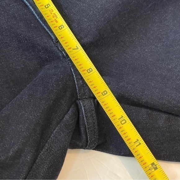 Eddie Bauer Curvy Trouser Cut Dark Blue Wash Mid Rise Jeans NWOT - Picture 12 of 13